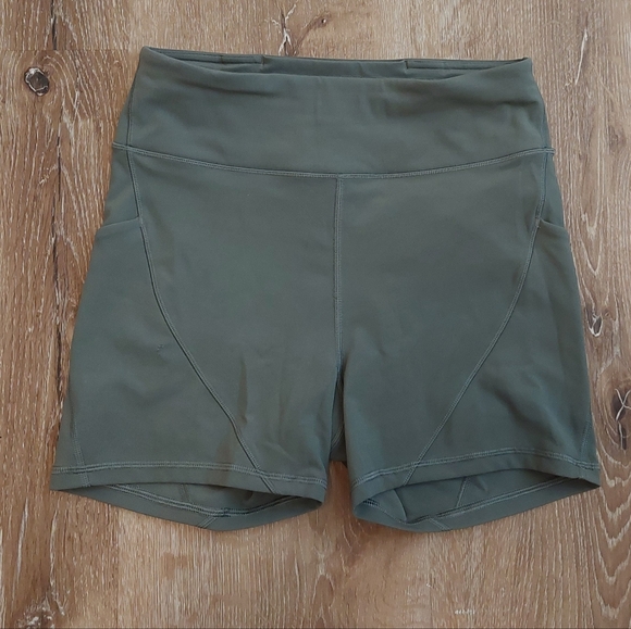 Track & Train Shorts - Picture 4 of 5